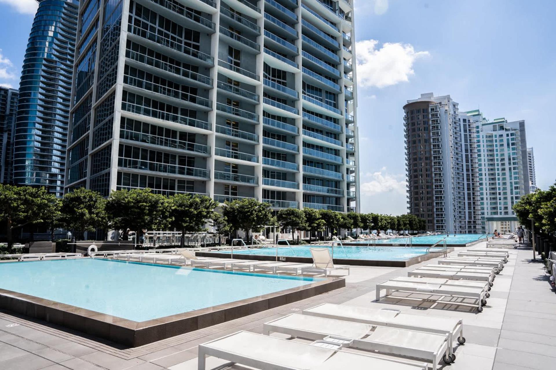 Mvr Living In Brickell Tower
