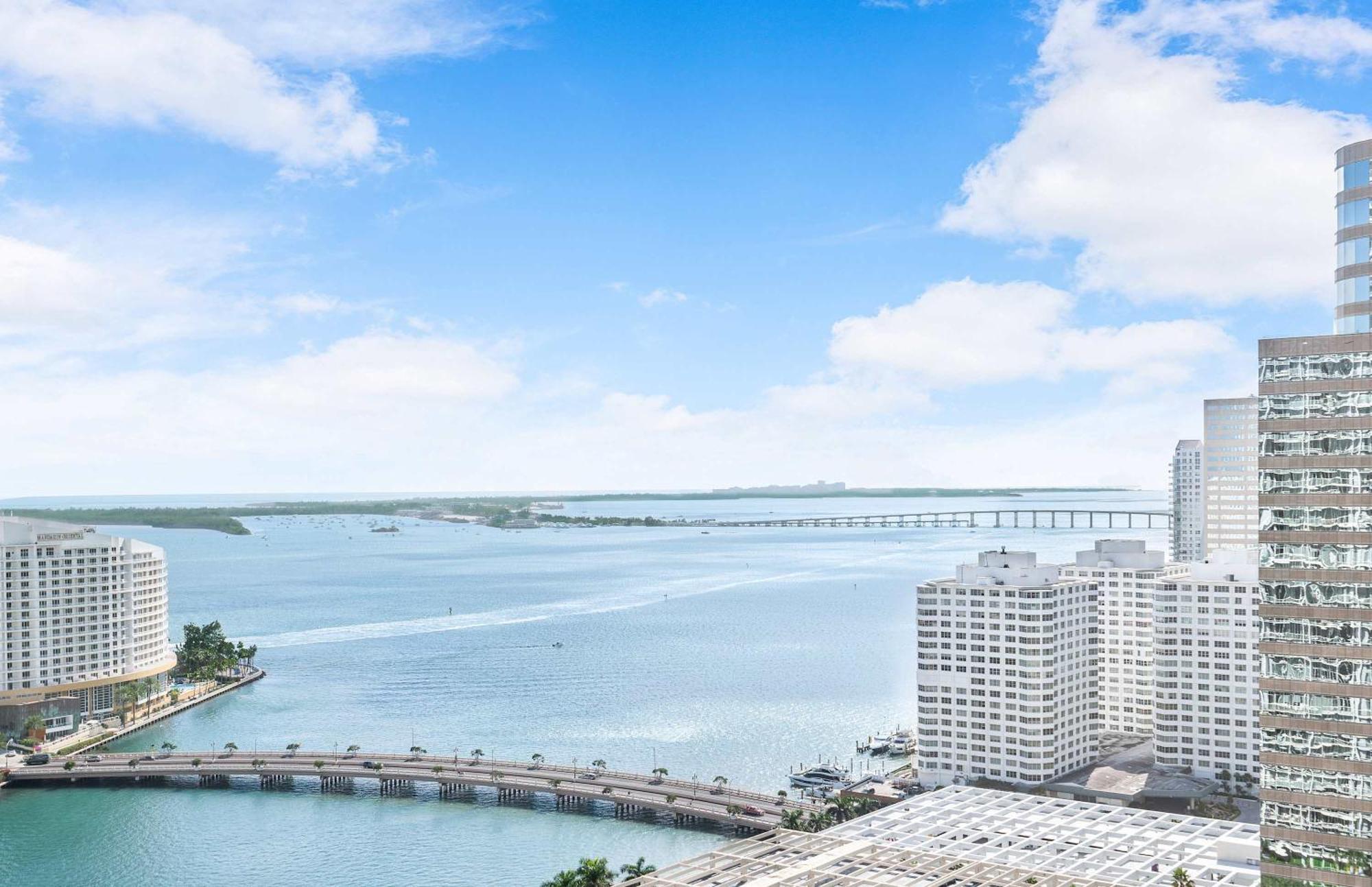 Mvr Living In Brickell Tower *