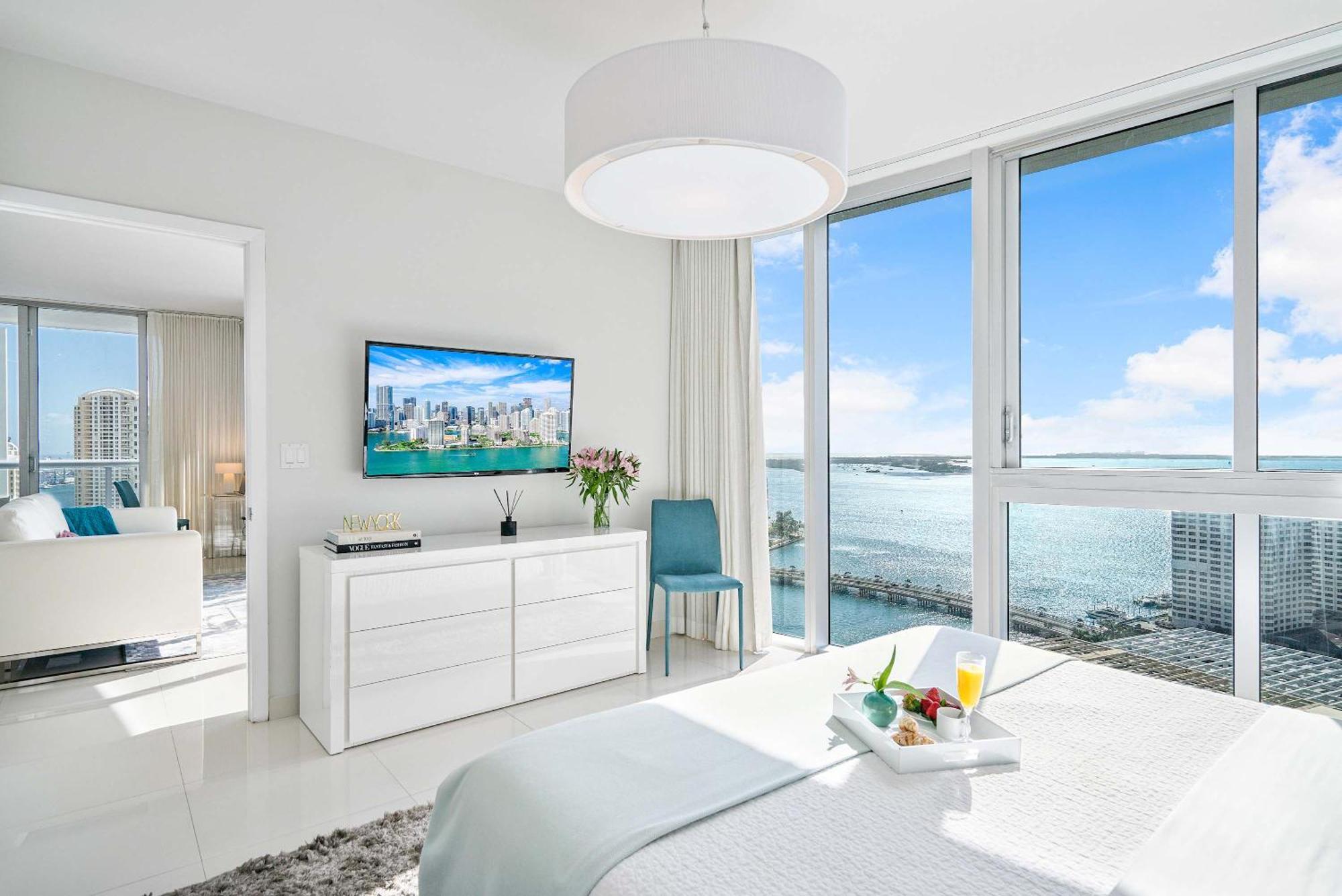 Mvr Living In Brickell Tower Apartment *